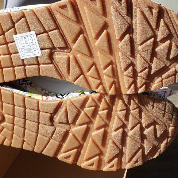 NWT Skechers LOVING LOVE sneakers US8 - Picture 5 of 7